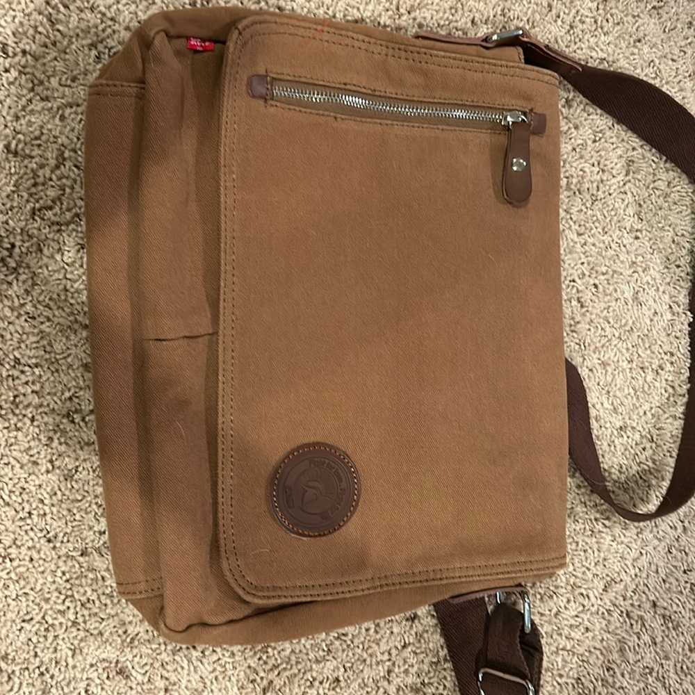 Auger Strauss messenger bag.